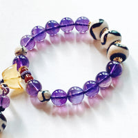 Three Tiger Tooth Dzi Bead Bracelet