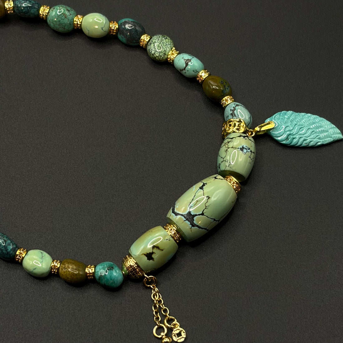 Turquoise Necklace（原矿绿松石枣珠项链）