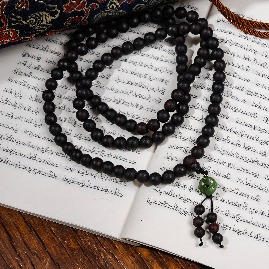 Rosewood Agarwood 108 Prayer Beads Bracelet
