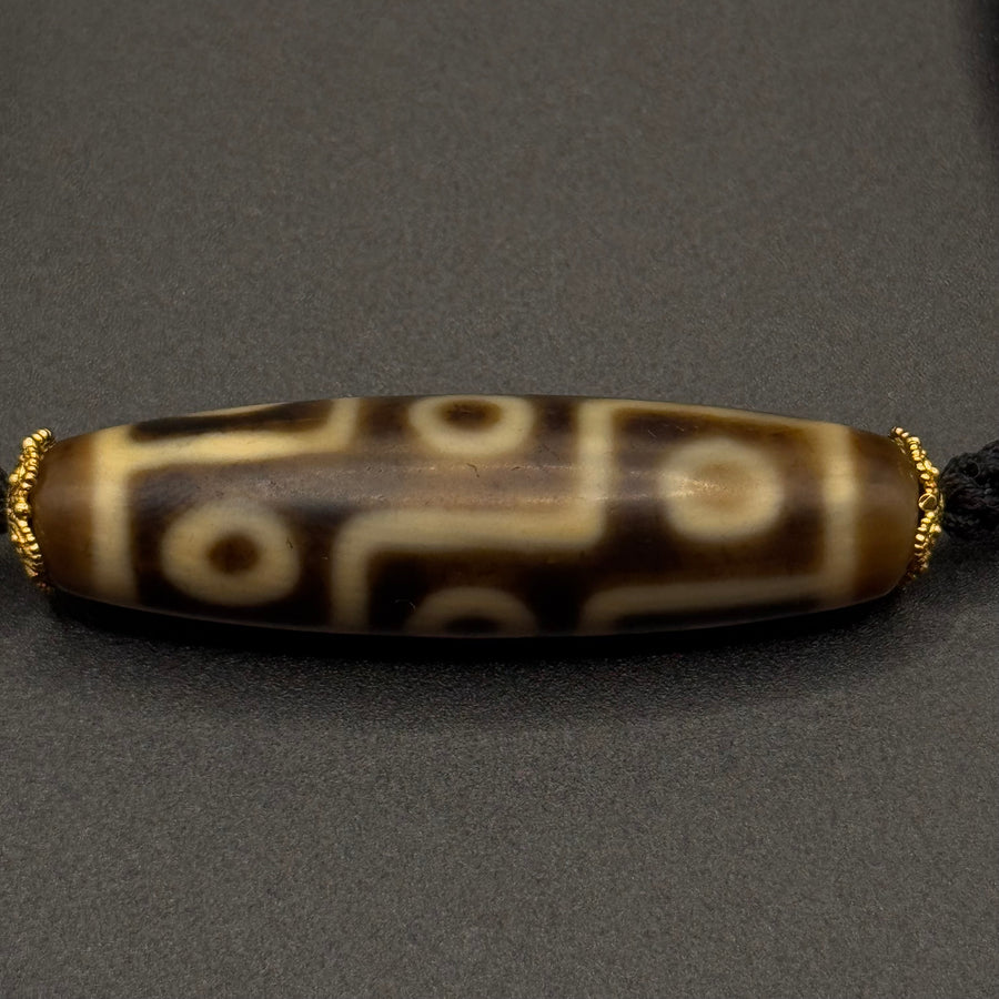 Nine-Eye & Tiger Tooth Dzi Bead Necklace（折线九眼&双虎牙天珠项链）