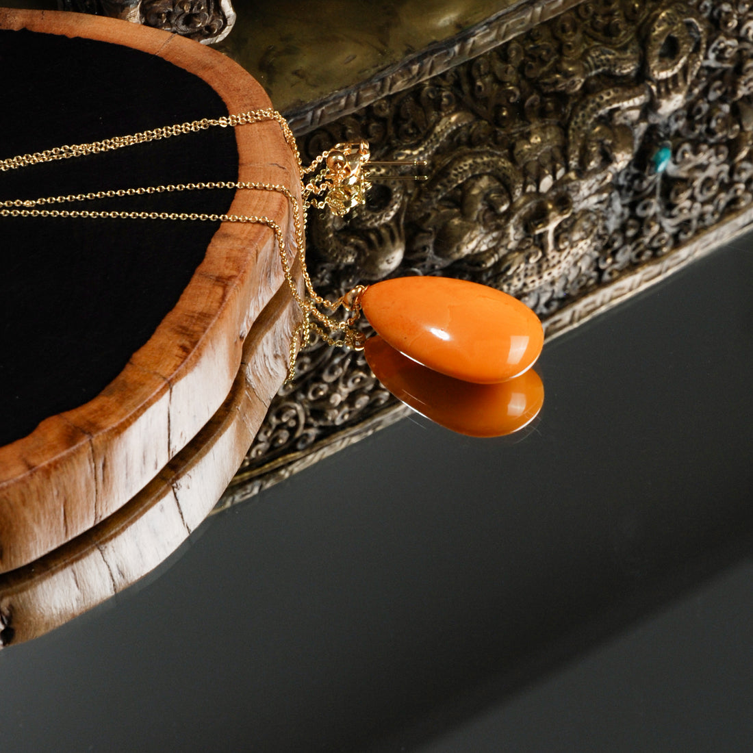 18K Gold Old Amber Necklace