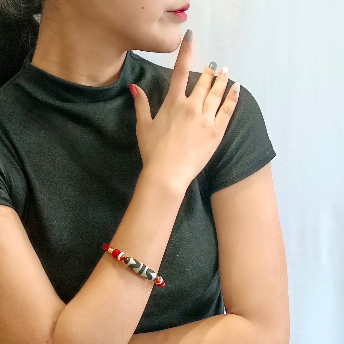 Red String Tiger Tooth Bead Bracelet