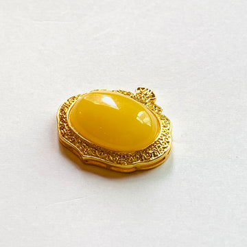 Amber Ruyi Lock Pendant