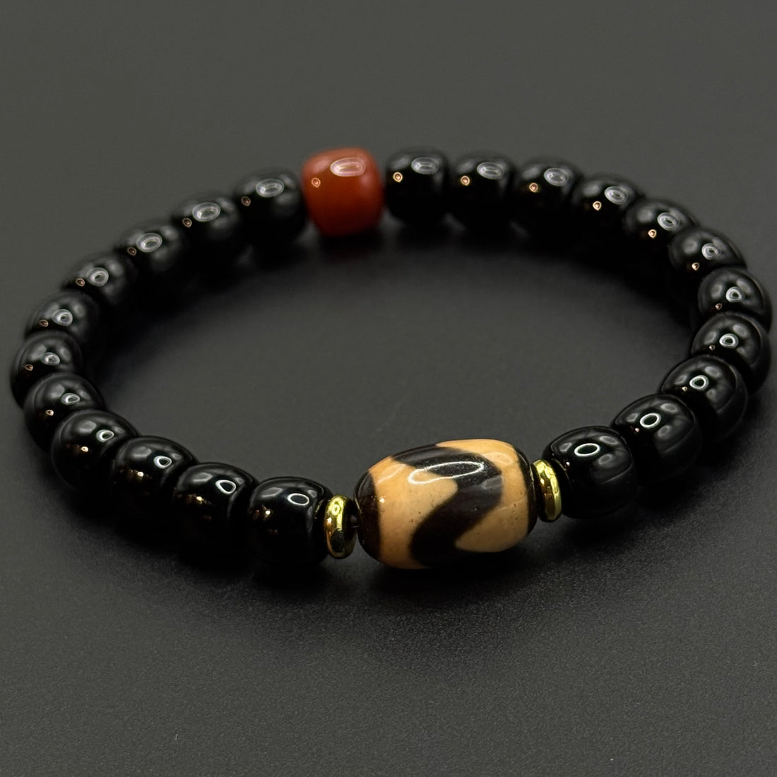 Agate Dzi bead bracelet （虎牙黑玛瑙手串）