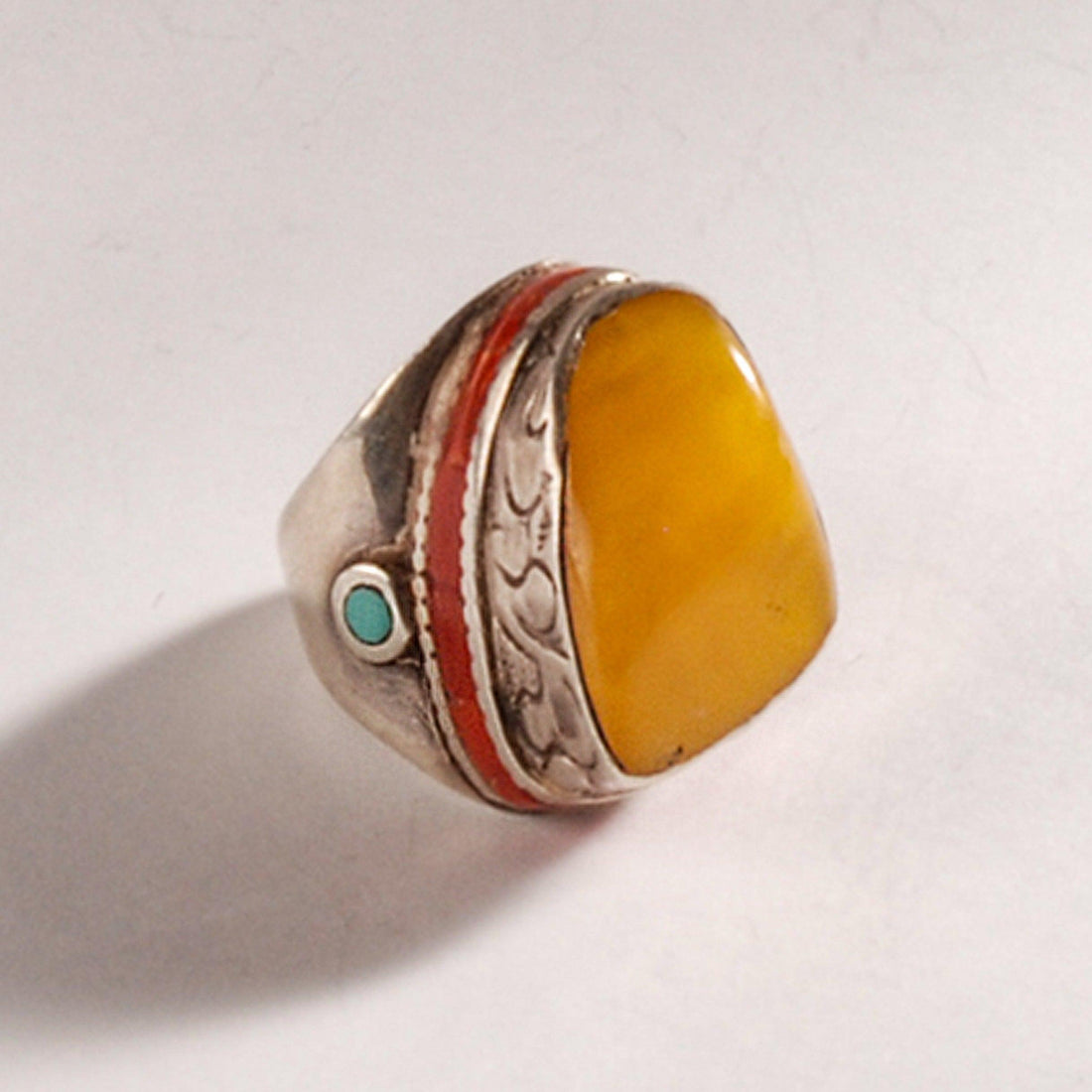 Tibet Vintage Amber Ring
