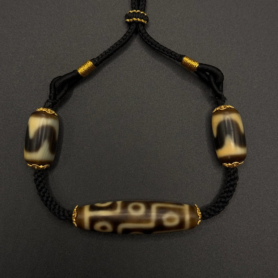 Nine-Eye & Tiger Tooth Dzi Bead Necklace（折线九眼&双虎牙天珠项链）