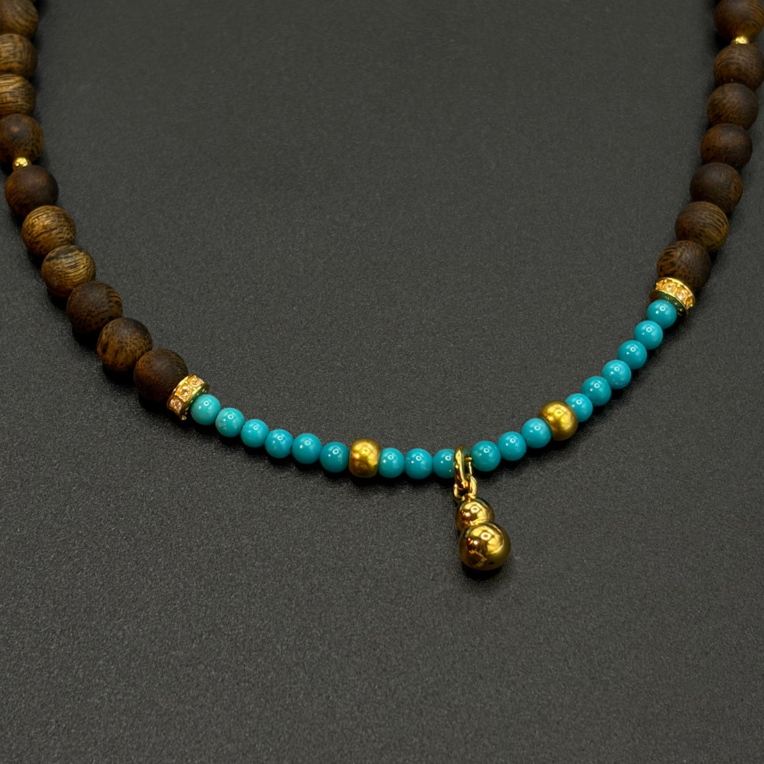 Natural Turquoise & Yingge Hainan Qi’nan Agarwood Necklace（暴力蓝原矿绿松石海南莺歌绿棋楠沉香项链）