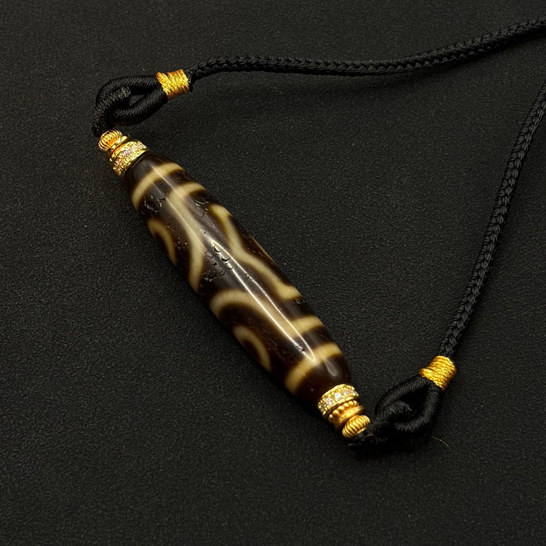 Three-Eye Dzi Bead Necklace（宝盖三眼）