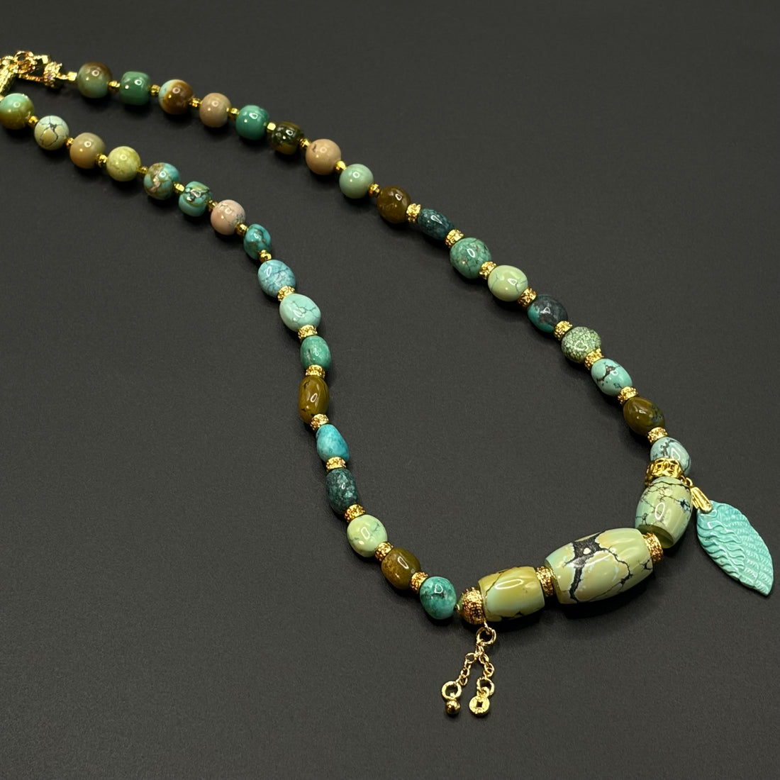 Turquoise Necklace（原矿绿松石枣珠项链）