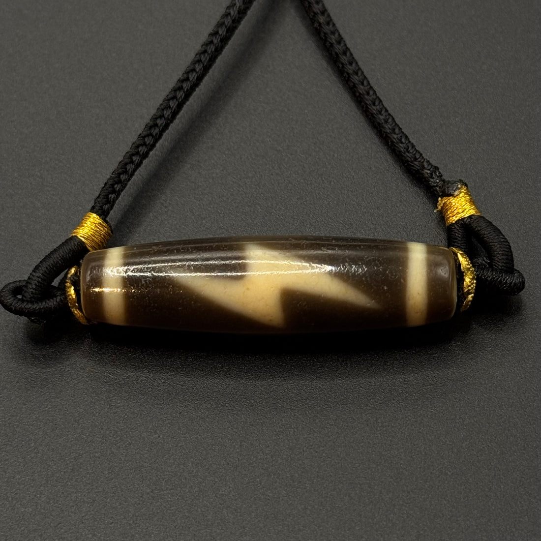 Lightning Five-Eye Dzi Bead（闪电五眼天珠）