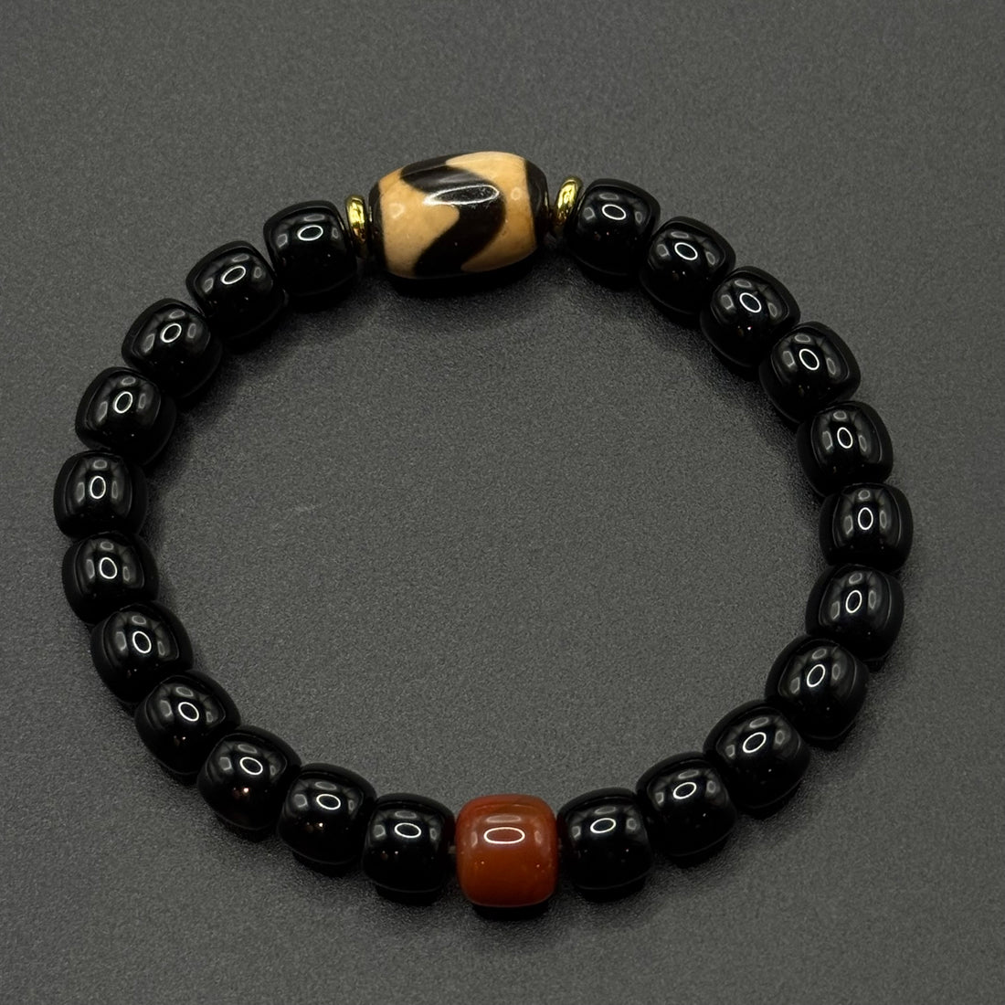 Agate Dzi bead bracelet （虎牙黑玛瑙手串）