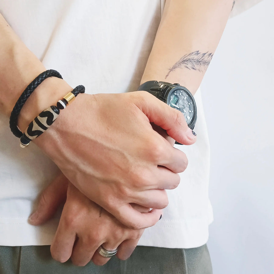 Tiger's Teeth Dzi Bead Two-Ring Bracelet