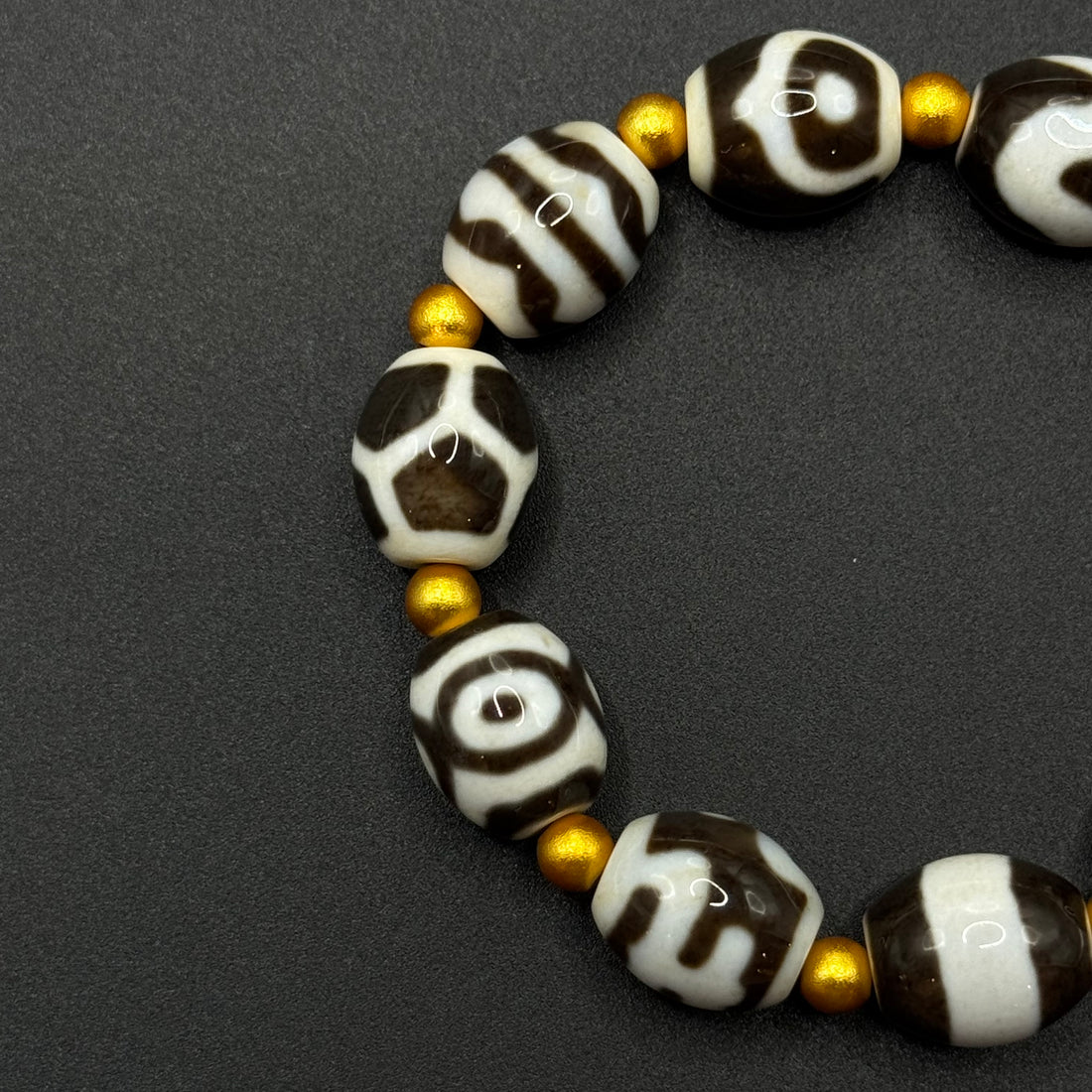 Nine-Tailed Fox Porcelainized Multi-Treasure Dzi Bead Bracelet（猛犸九尾狐瓷白多宝天珠）