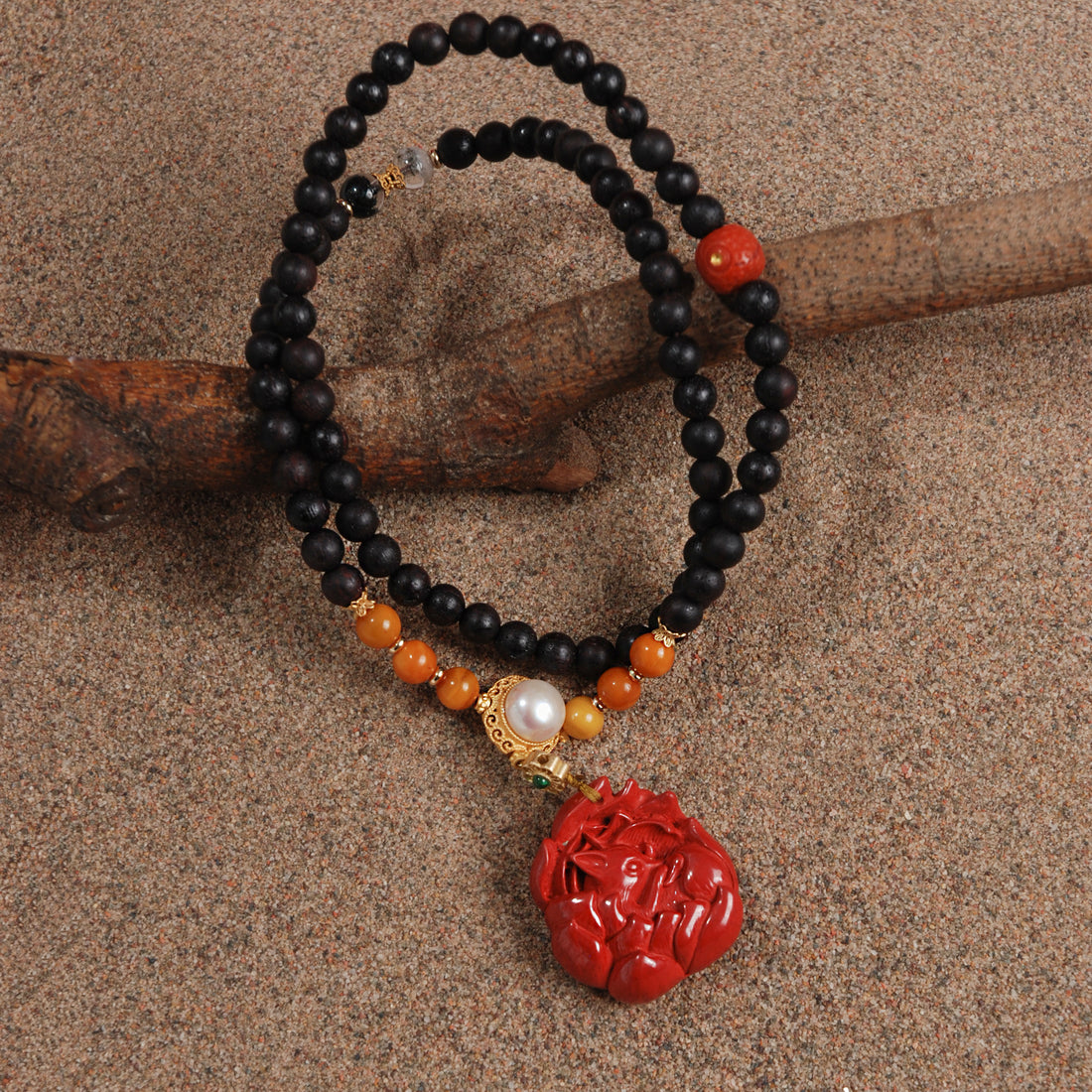Cinnabar Nine tailed Fox & Scented Rosewood Necklace (朱砂九尾狐配降真香)