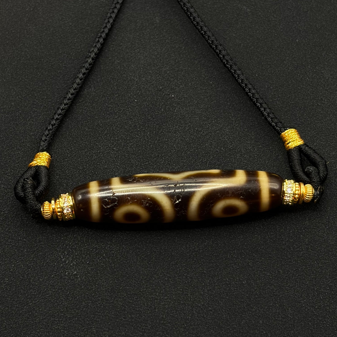 Three-Eye Dzi Bead Necklace（宝盖三眼）