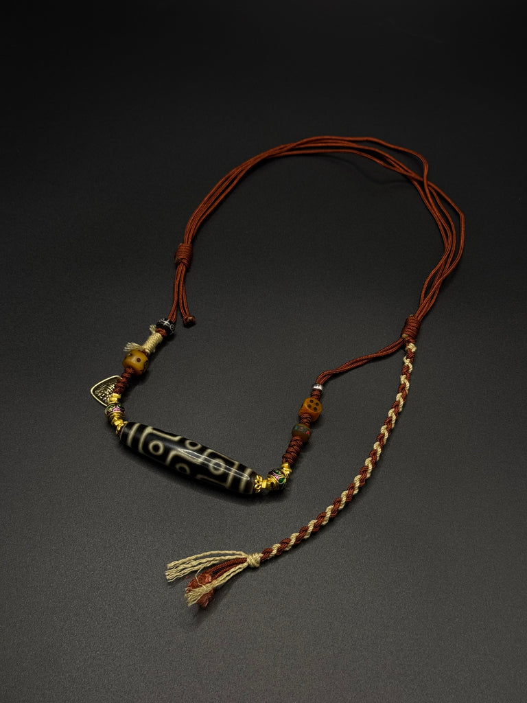 Nine-Eyed Dzi Bead (黑金双线折线九眼天珠项链&扎基拉姆）