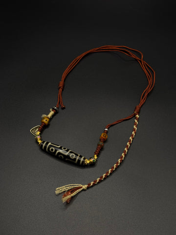Nine-Eyed Dzi Bead (黑金双线折线九眼天珠项链&扎基拉姆）
