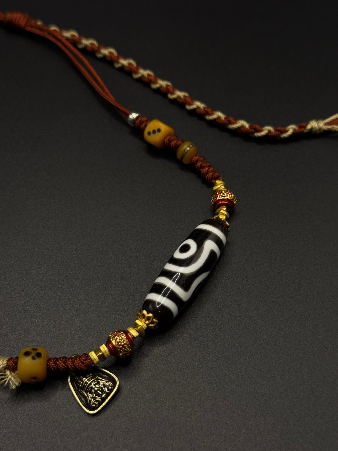 Two-Eyed Dzi Bead (黑白如意二眼天珠项链）