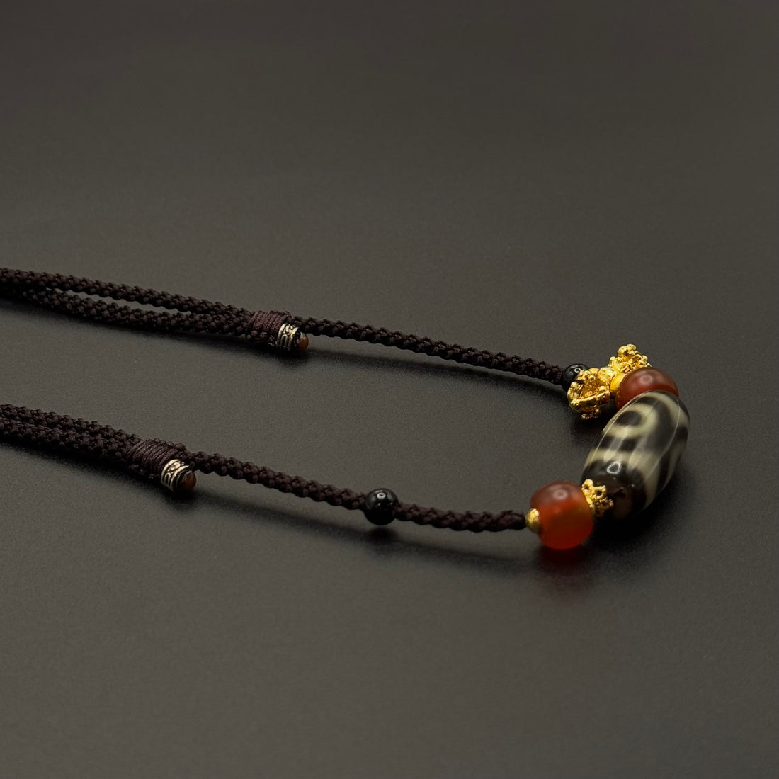 Three-Eye Dzi Bead Necklace （三眼天珠项链）