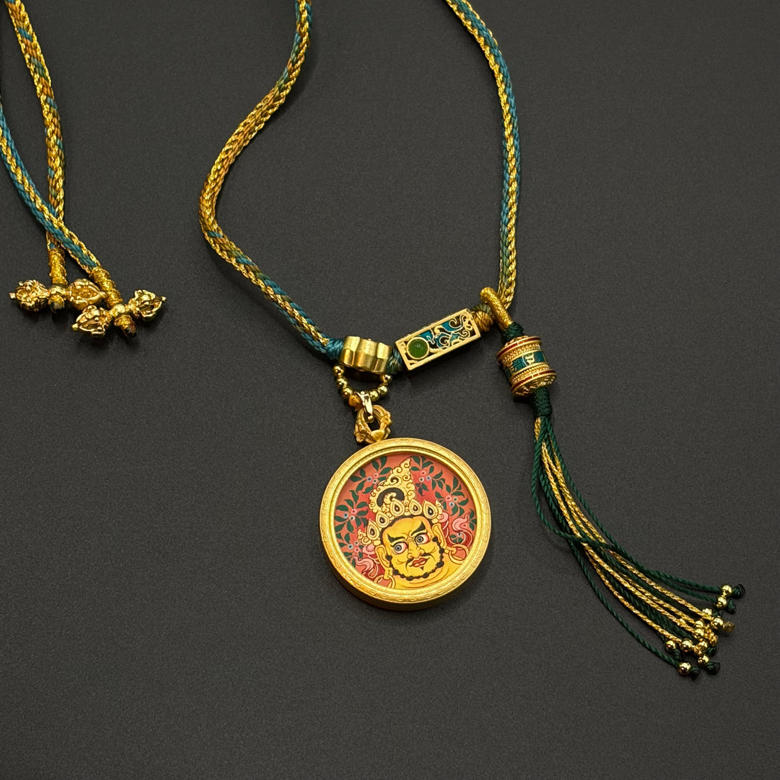 Hand-painted Yellow Jambhala Round Thangka Pendant（黄财神唐卡吊坠）