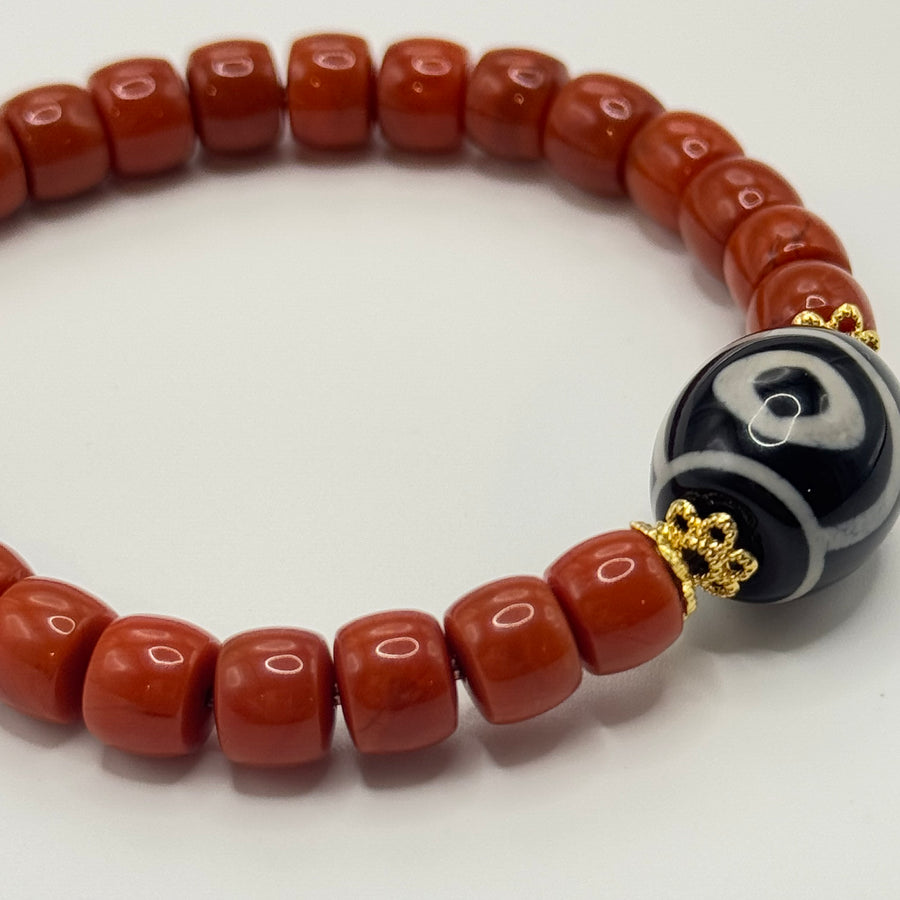 Two-Eye Dzi Bead SouthRed Agate Bracelet （二眼天珠南红手串）