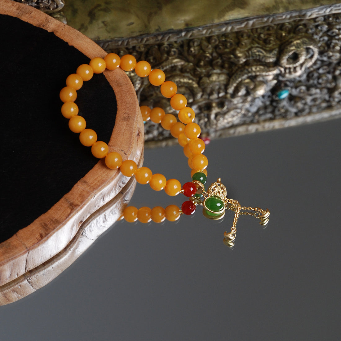 Amber gourd bracelet