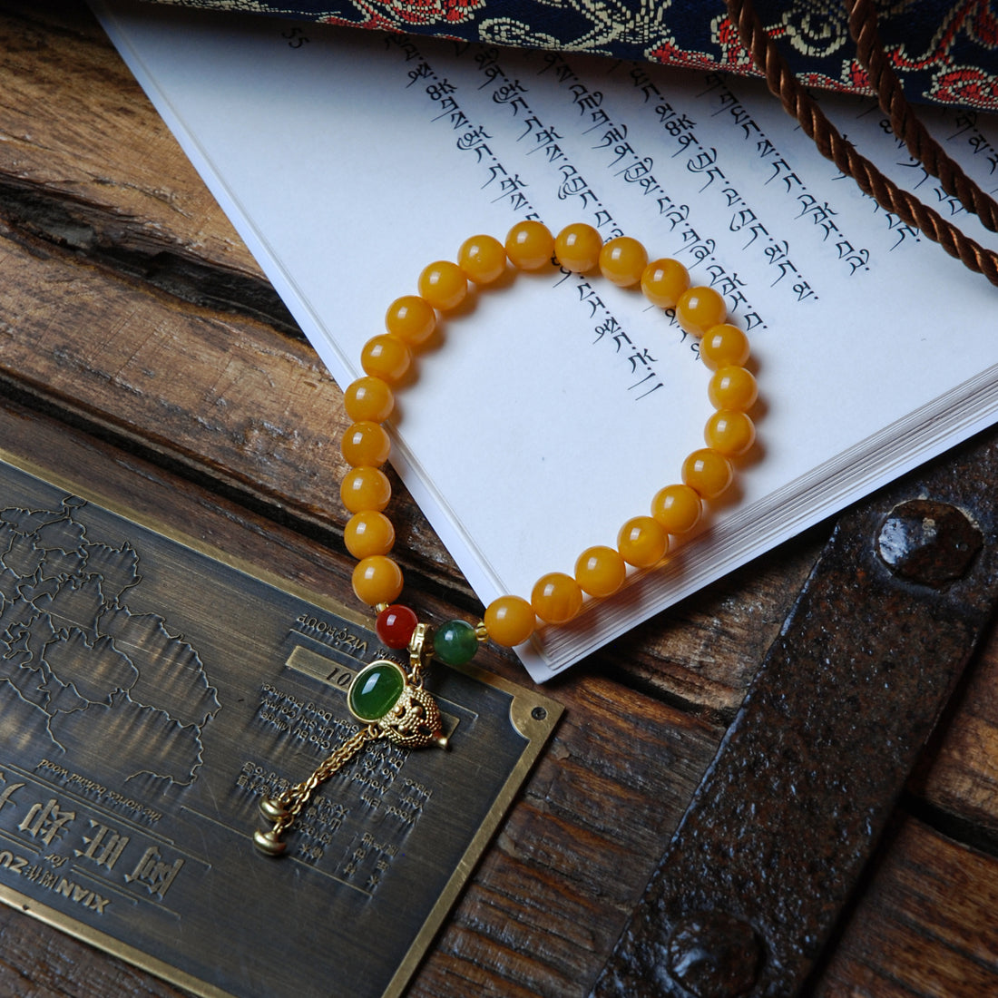 Amber gourd bracelet