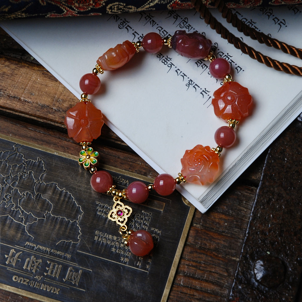 Yanyuan Carved Agate Bracelet