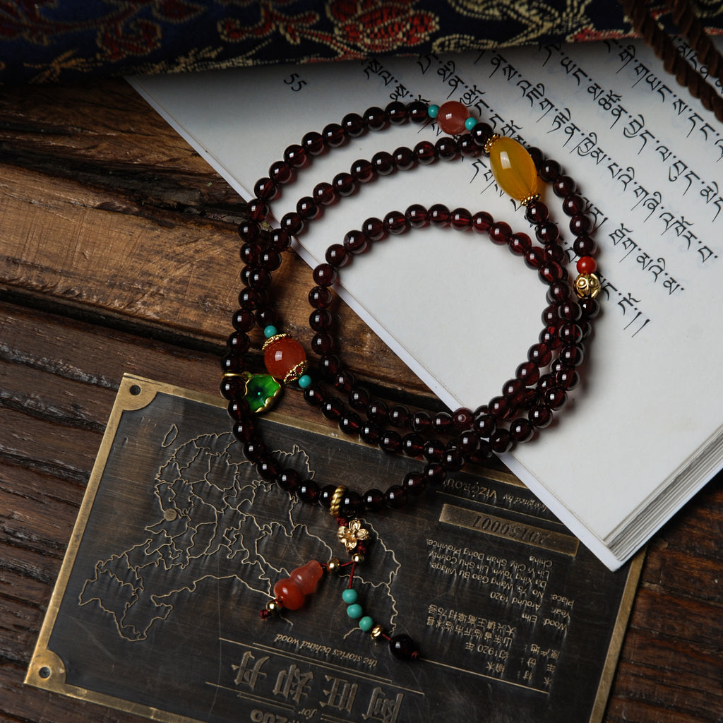 Three-circle garnet gourd pendant bracelet