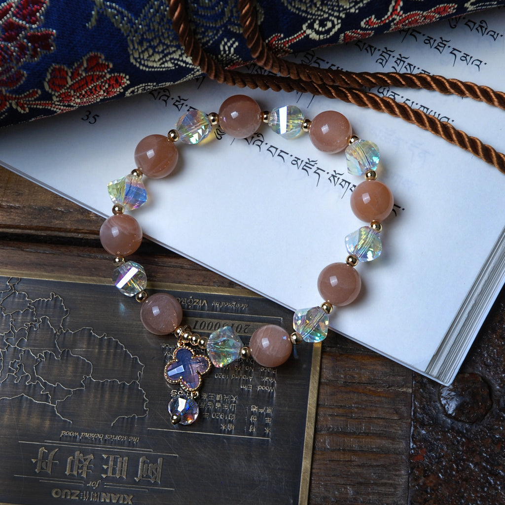 Sunstone crystal spliced four-leaf flower bracelet