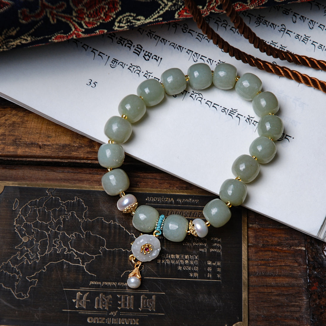 Large particle old bead rice bead hanging small flower pendant bracelet