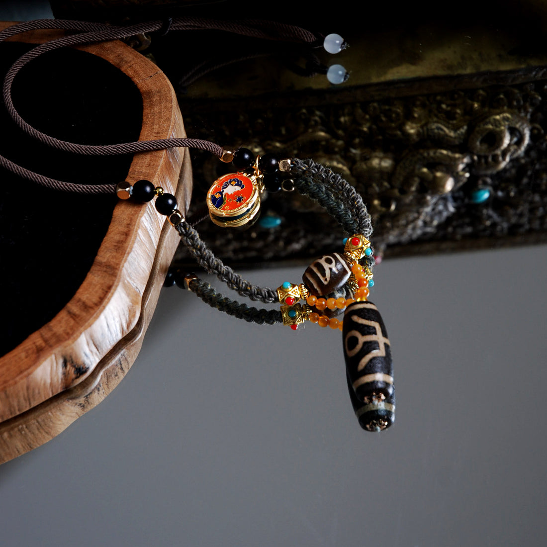 Aristocrat Dzi-bead Necklace