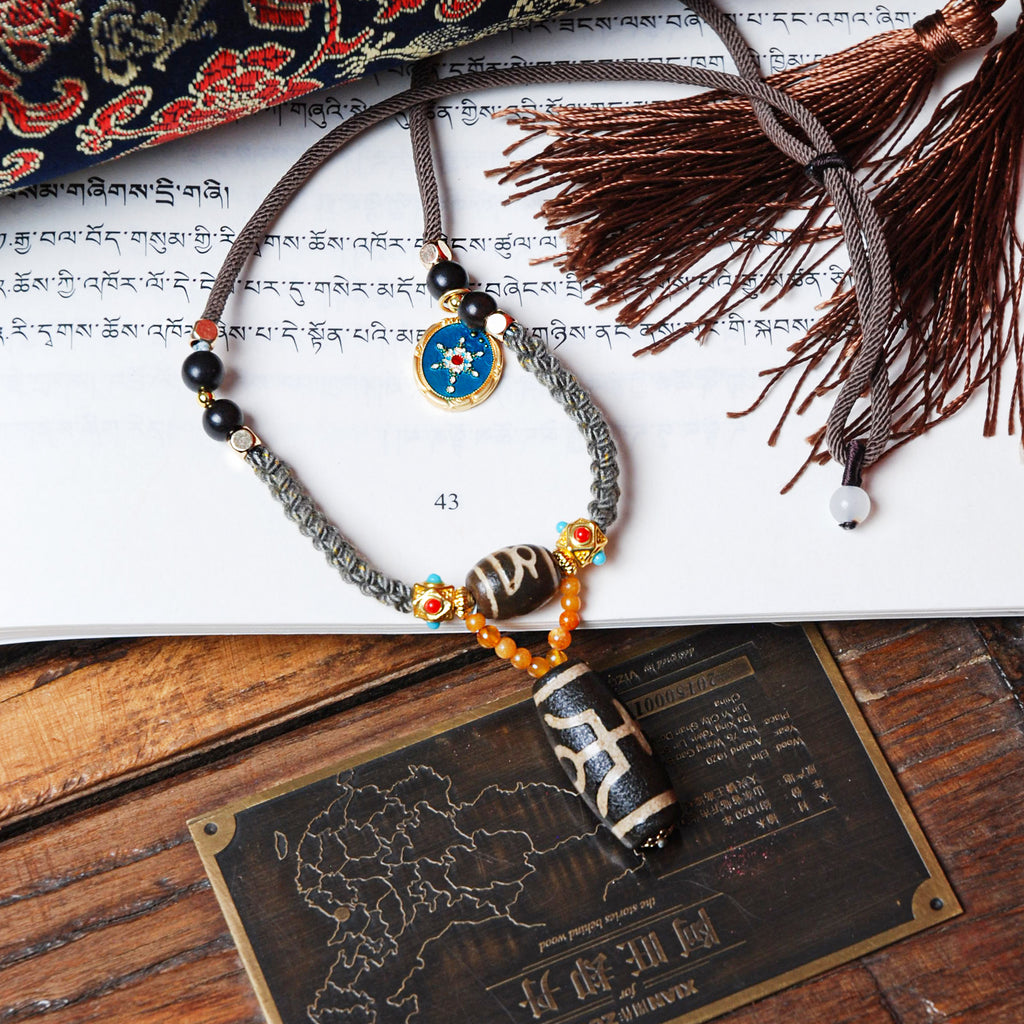 Aristocrat Dzi-bead Necklace