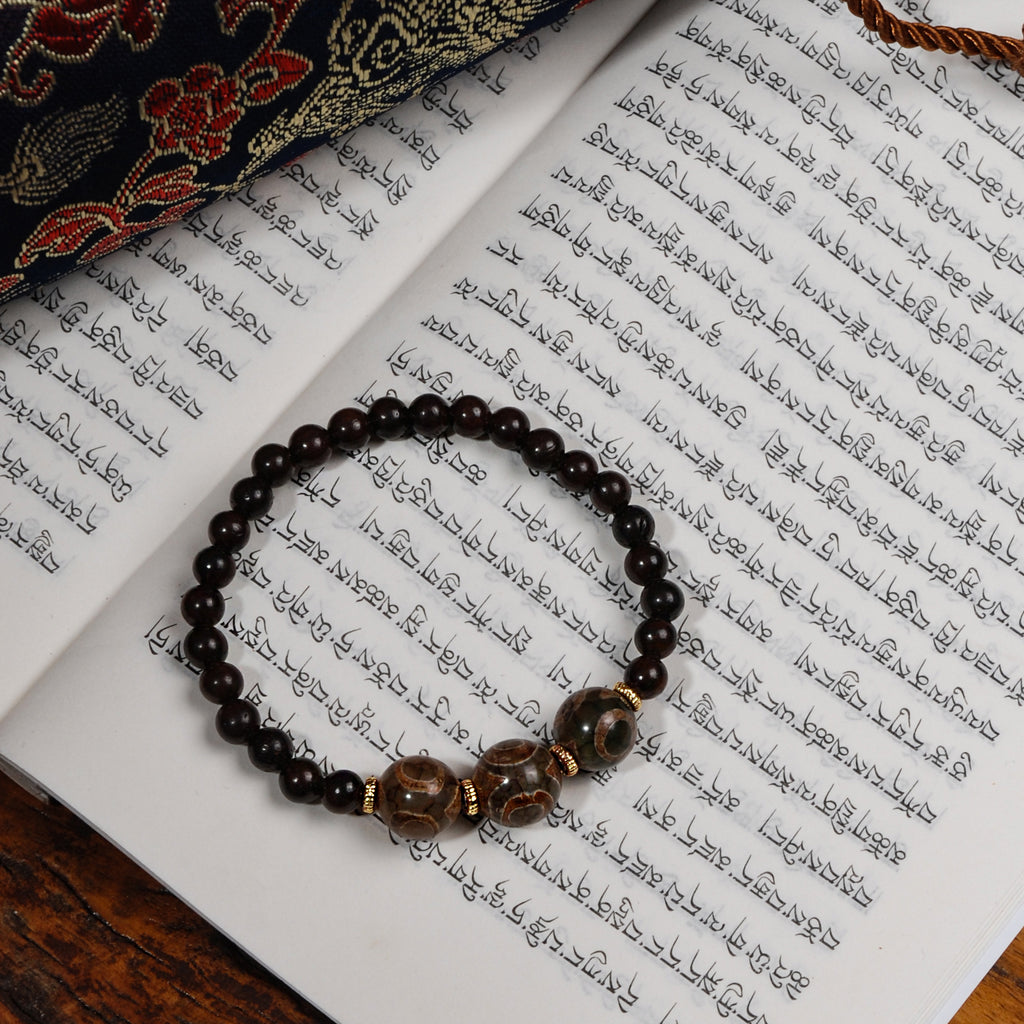 Red Sandalwood Three  Eyes Dzi Bead Bracelet