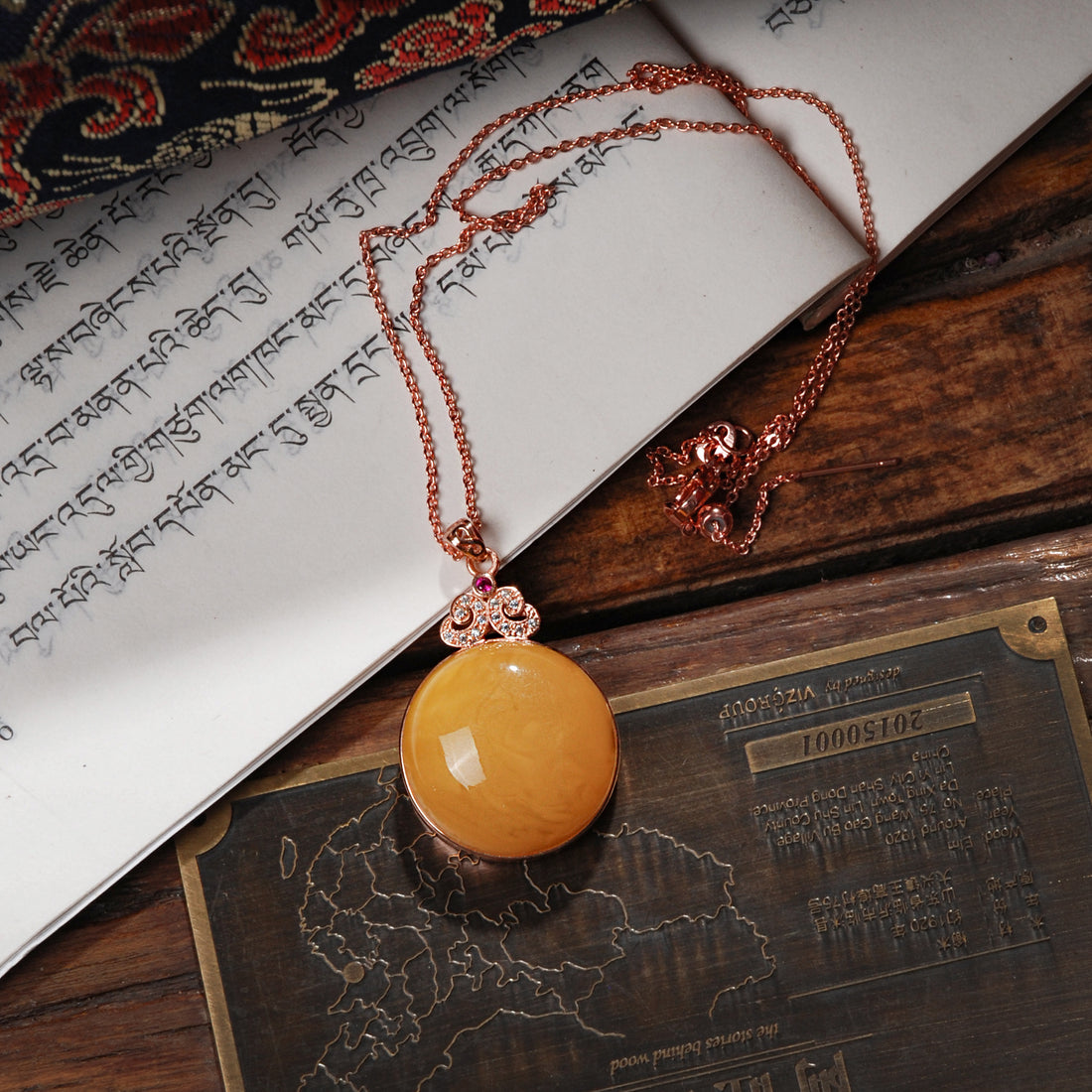 Old  Amber pendant